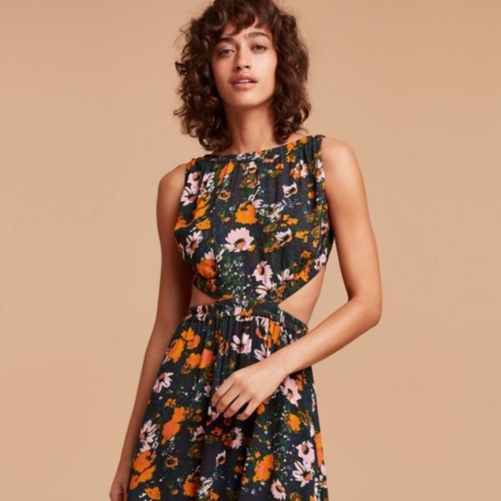 NWOT Aritzia Wilfred Pascale Open Back Tie Floral Maxi Dress